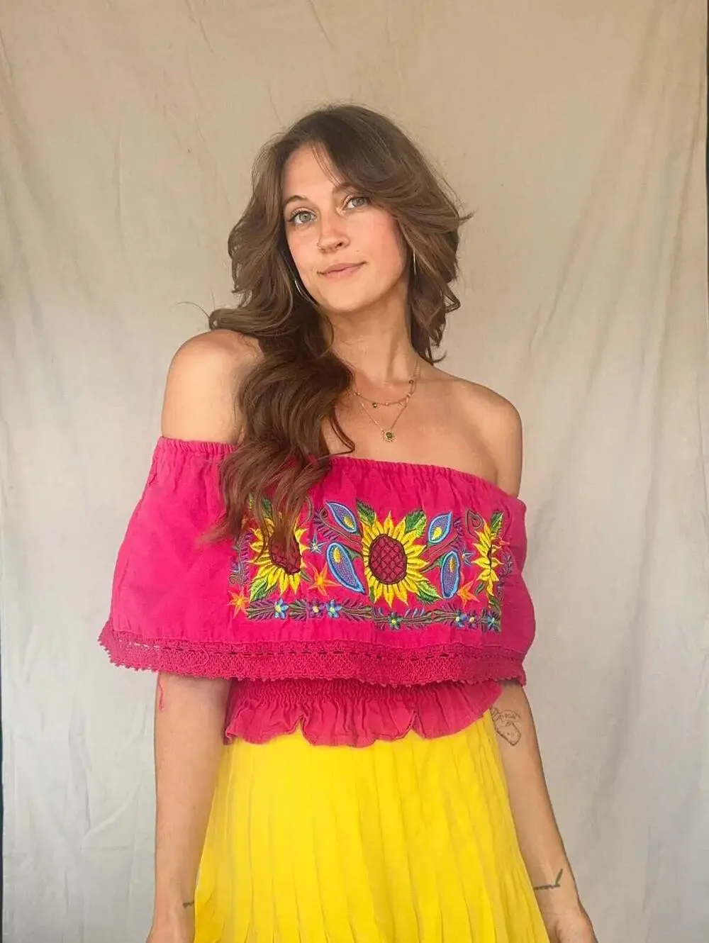 Vintage Hot Pink Off the Shoulder Embroidered Sunflower Oaxacan Summer Top - Picture 5 of 10